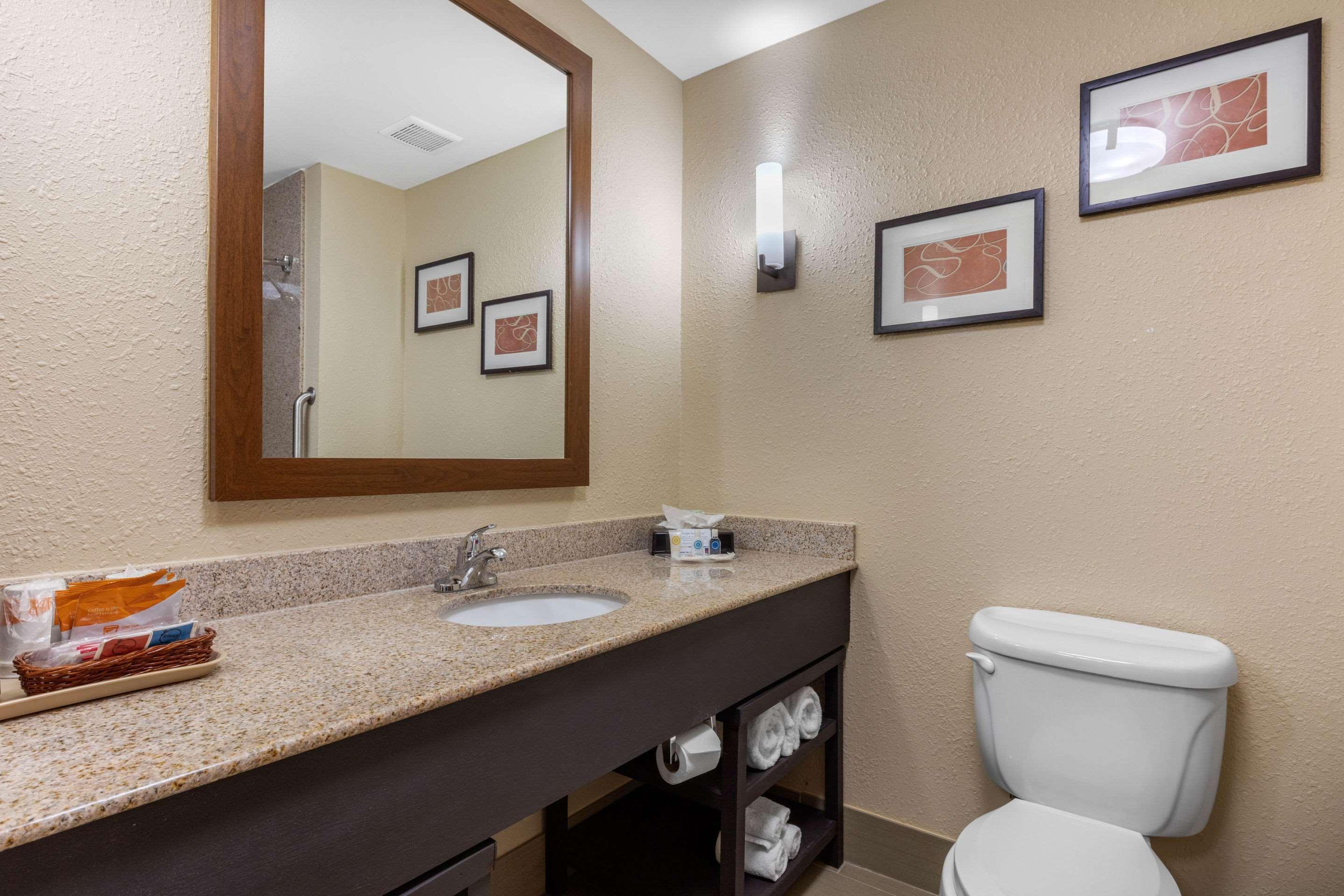 Comfort Suites Pelham Hoover I-65 Экстерьер фото